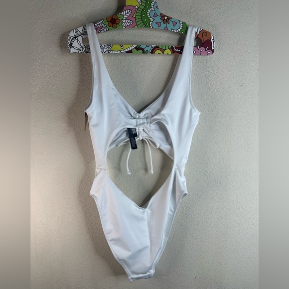 Victoria's Secret Pink Ruched Front One Piece Swimsuit White NWT size Medium - Picture 3 of 6
